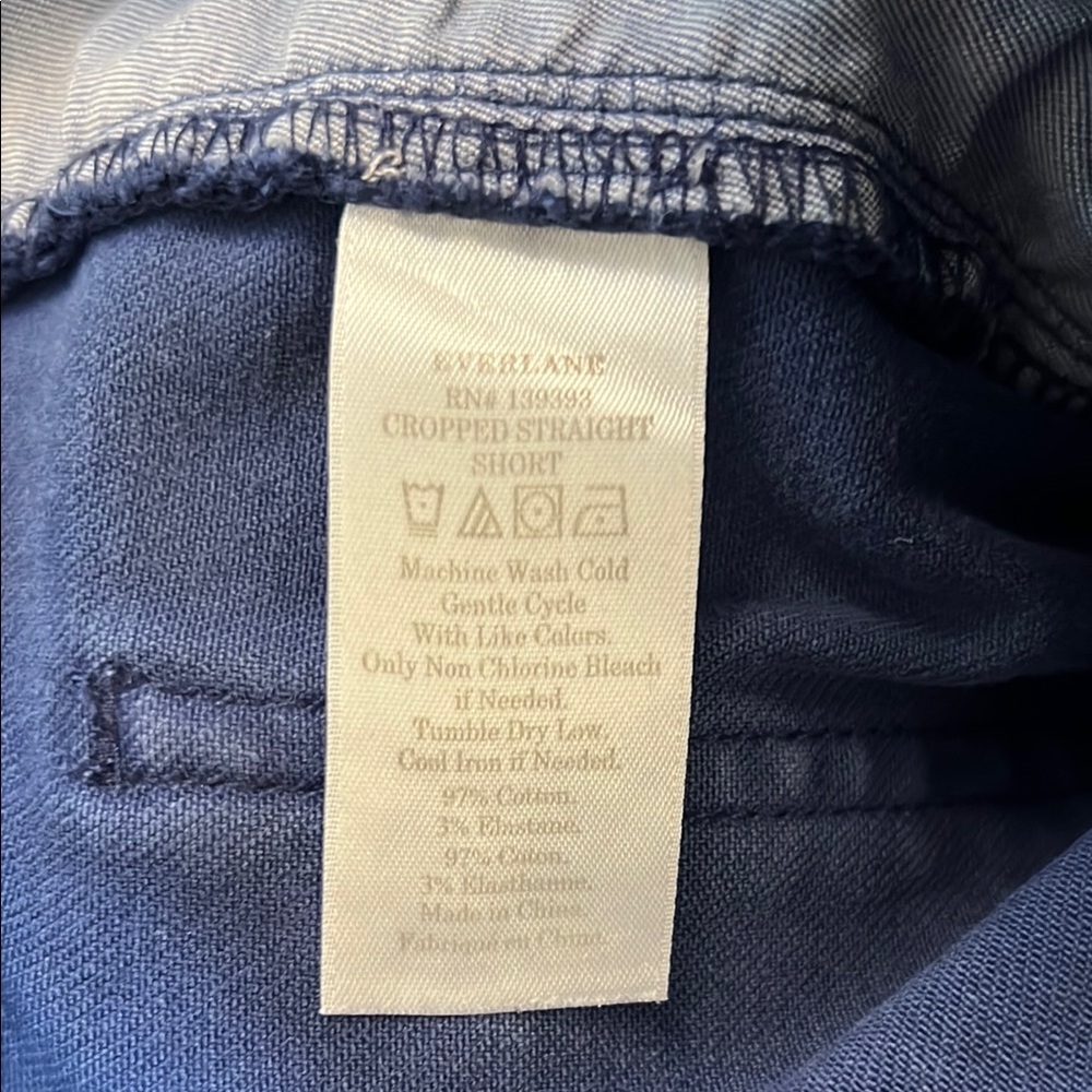 Everlane | The Straight Leg Crop in Navy - Picture 5 of 5